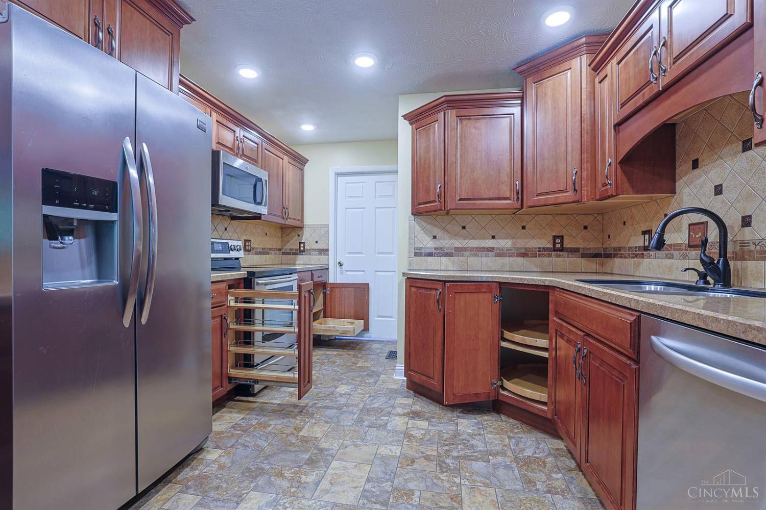 3351 Lindsay Lane #33, Colerain Twp, OH, 45251 — photo 12