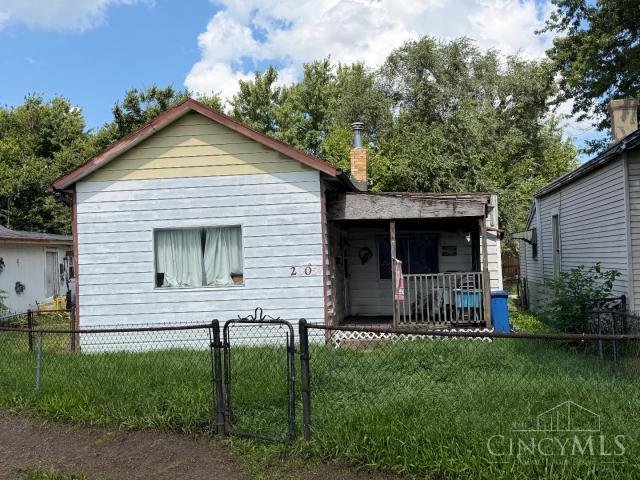 2005 E 5th Street