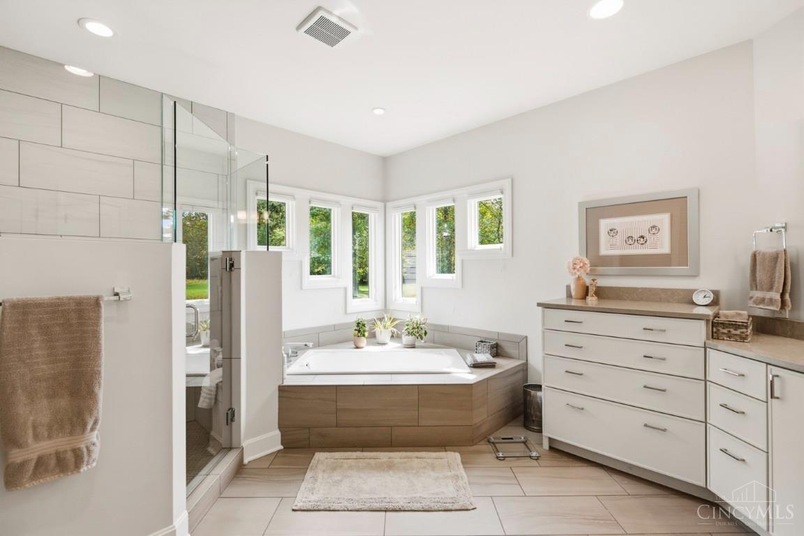2 Birdhaven Lane, Indian Hill, OH, 45242 — photo 40