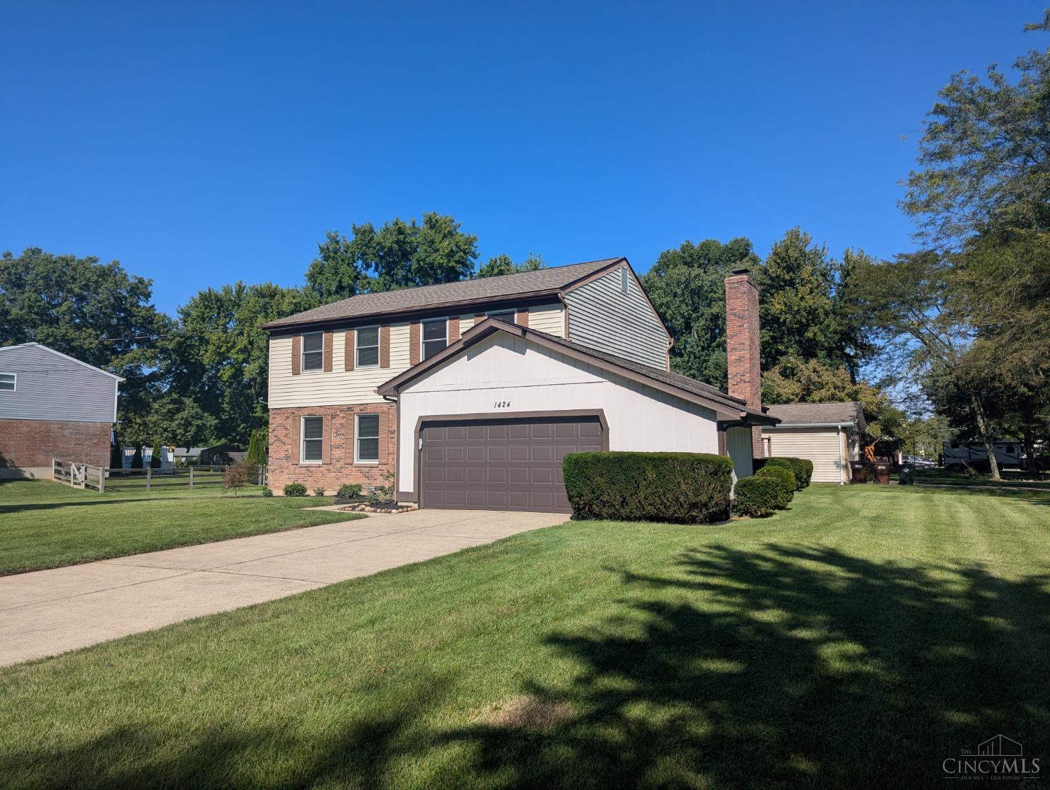 Single family home for sale at 1424 Finch Ln, Miami Twp, OH 45150 | MLS# 1893947