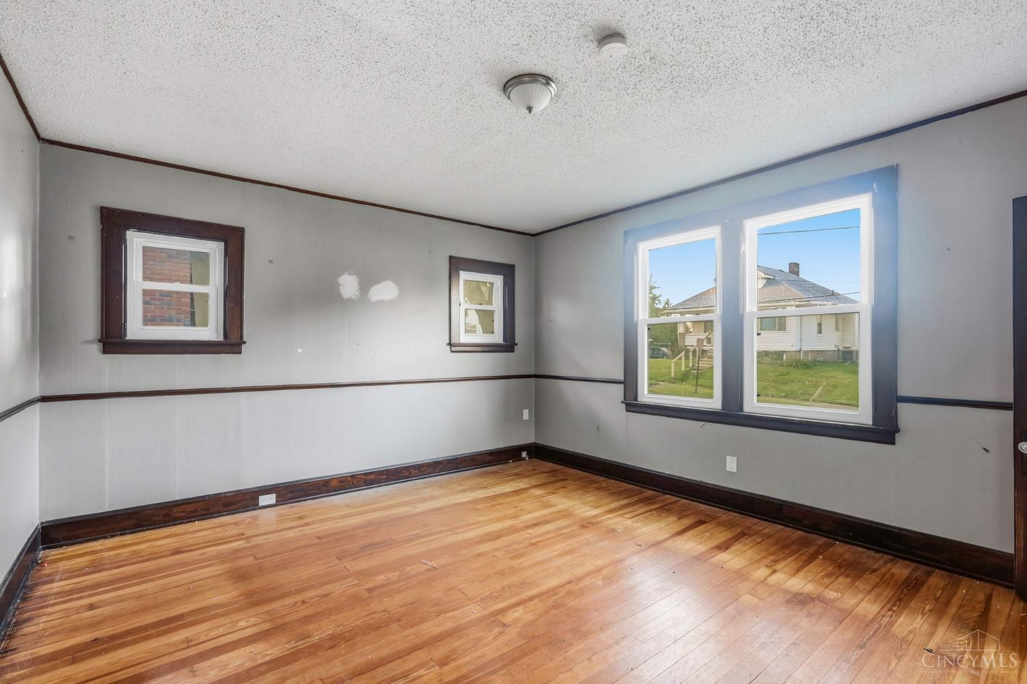 Photo 3 of Single family home for sale at 1633 Dallas Ave, Cincinnati, OH 45239 | MLS# 1893597 | Listing updated on 2026-09-16