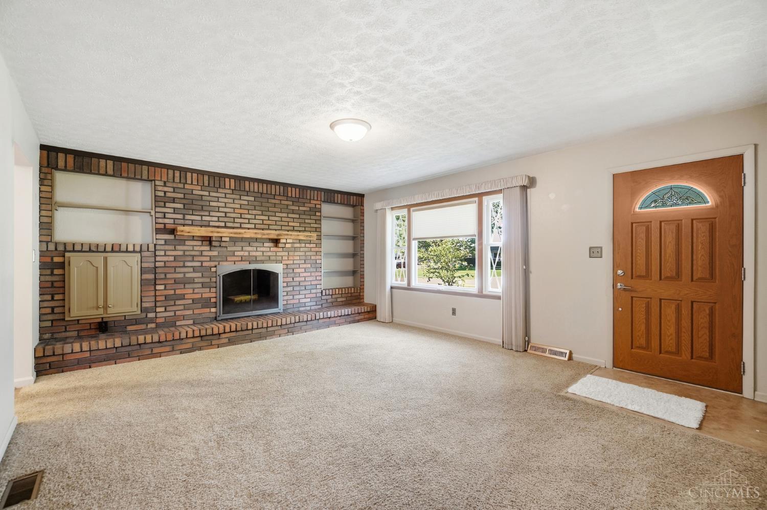 Photo 4 of Sale Pending at 422 Brelsford Ave, Trenton, OH 45067 | MLS# 1893986 | Listing updated on 2026-09-21