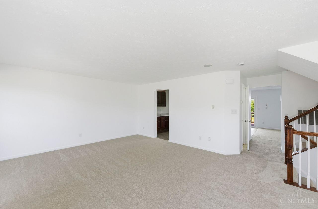 Listing Photo 5 - Condo for sale in building located at 7471 Victoria Fls Ave, Maineville, OH 45039