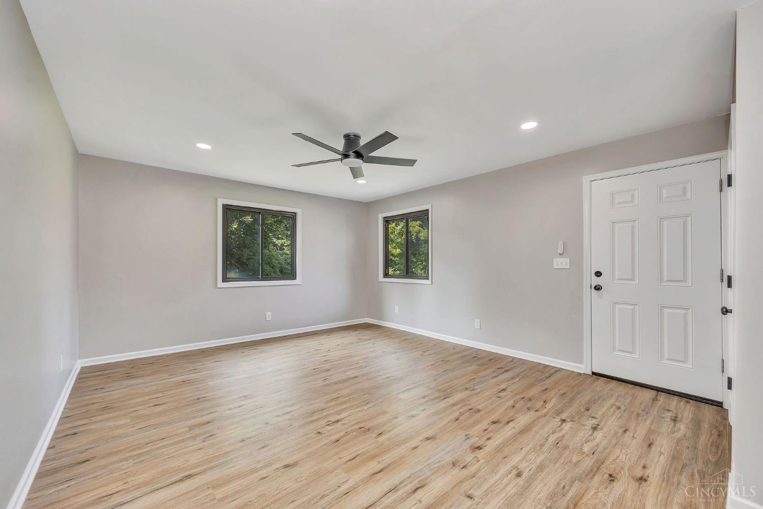 5452 Ehrling Road, Columbia Twp, OH, 45227 — photo 15
