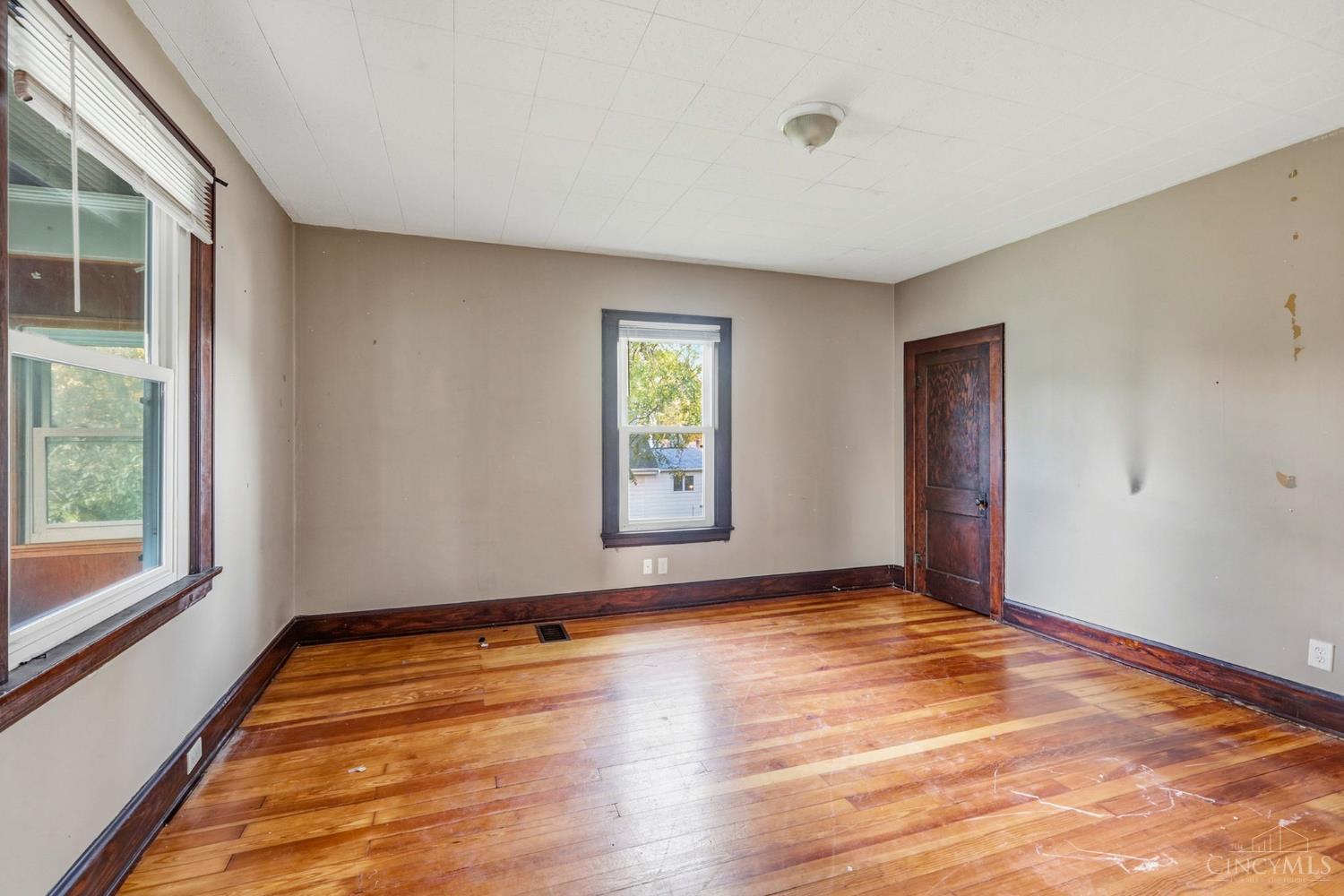 Photo 4 of Single family home for sale at 1633 Dallas Ave, Cincinnati, OH 45239 | MLS# 1893597 | Listing updated on 2026-09-16