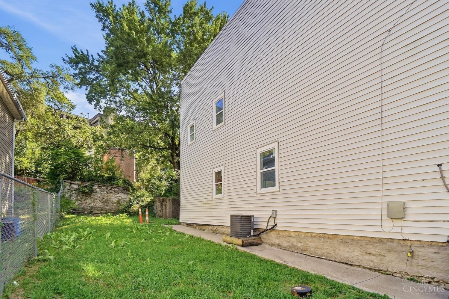 120 Winkler Street, Cincinnati, OH, 45219 — photo 31