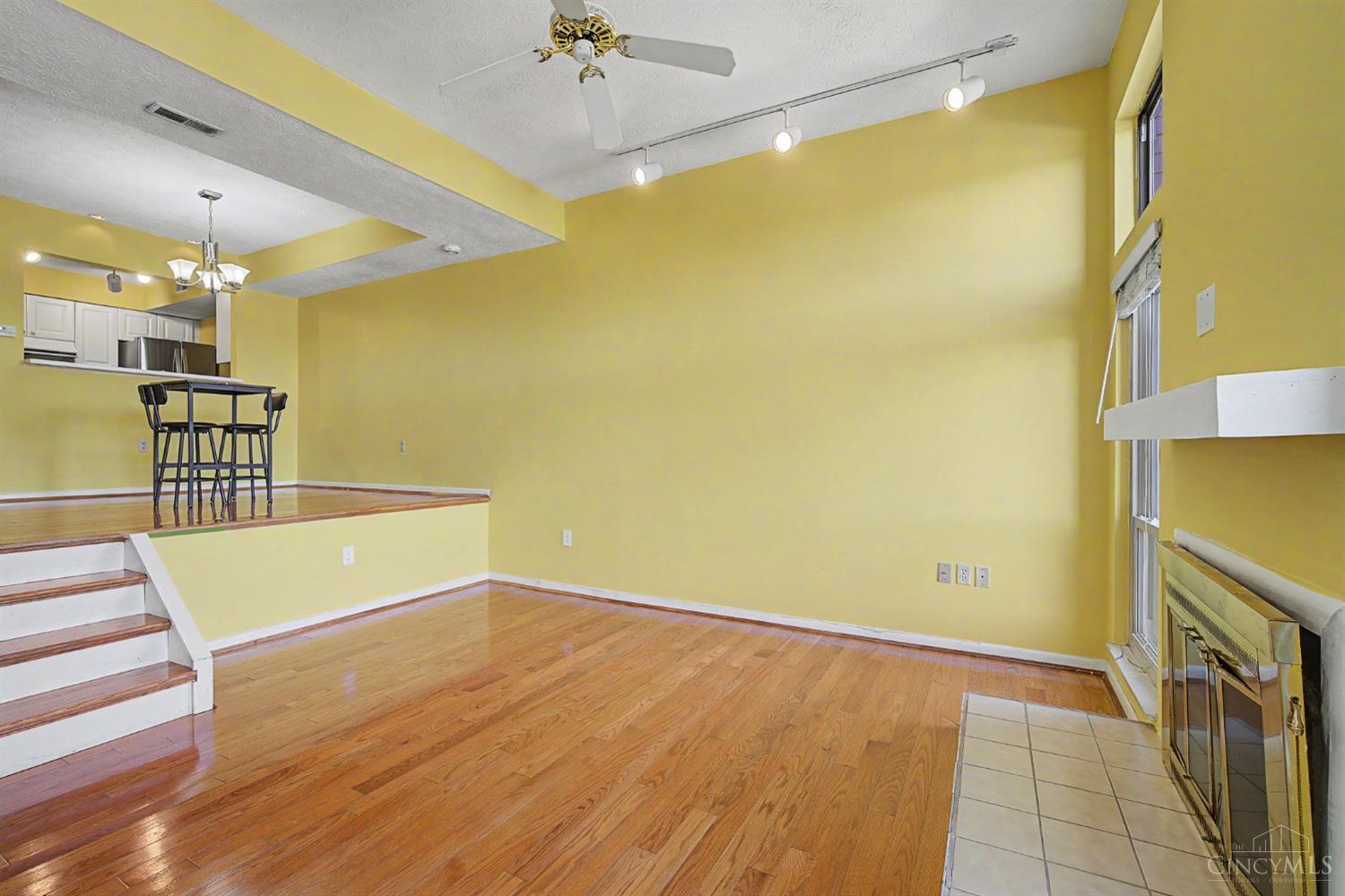 Photo 4 of Condo for sale at 550 Tusculum Ave, Cincinnati, OH 45226 | MLS# 1893991 | Listing updated on 2026-09-18