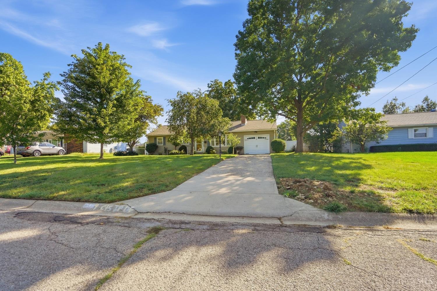 Photo 3 of Sale Pending at 422 Brelsford Ave, Trenton, OH 45067 | MLS# 1893986 | Listing updated on 2026-09-21