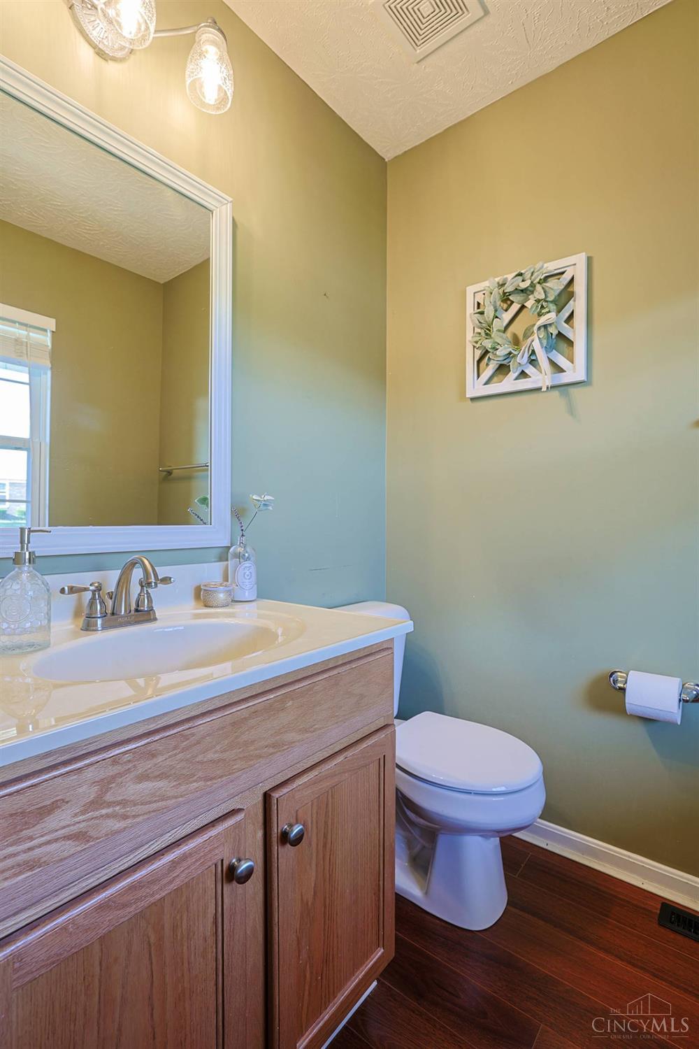 Photo 4 of Single family home for sale at 3239 Sycamore Woods Ln, Hamilton, OH 45011 | MLS# 1893909 | Listing updated on 2026-09-15
