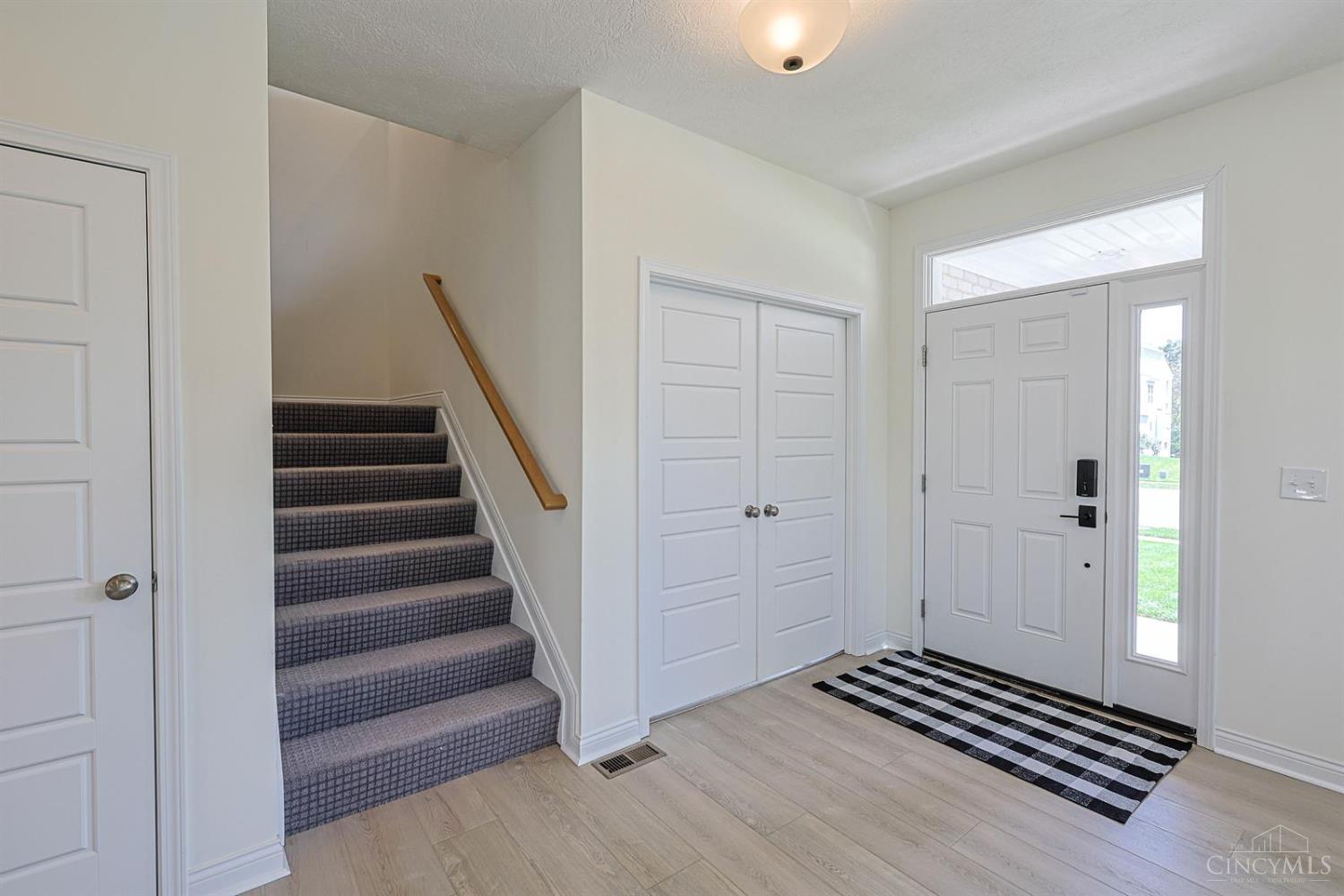 6023 Falconway Court, Green Twp, OH, 45247 — photo 6