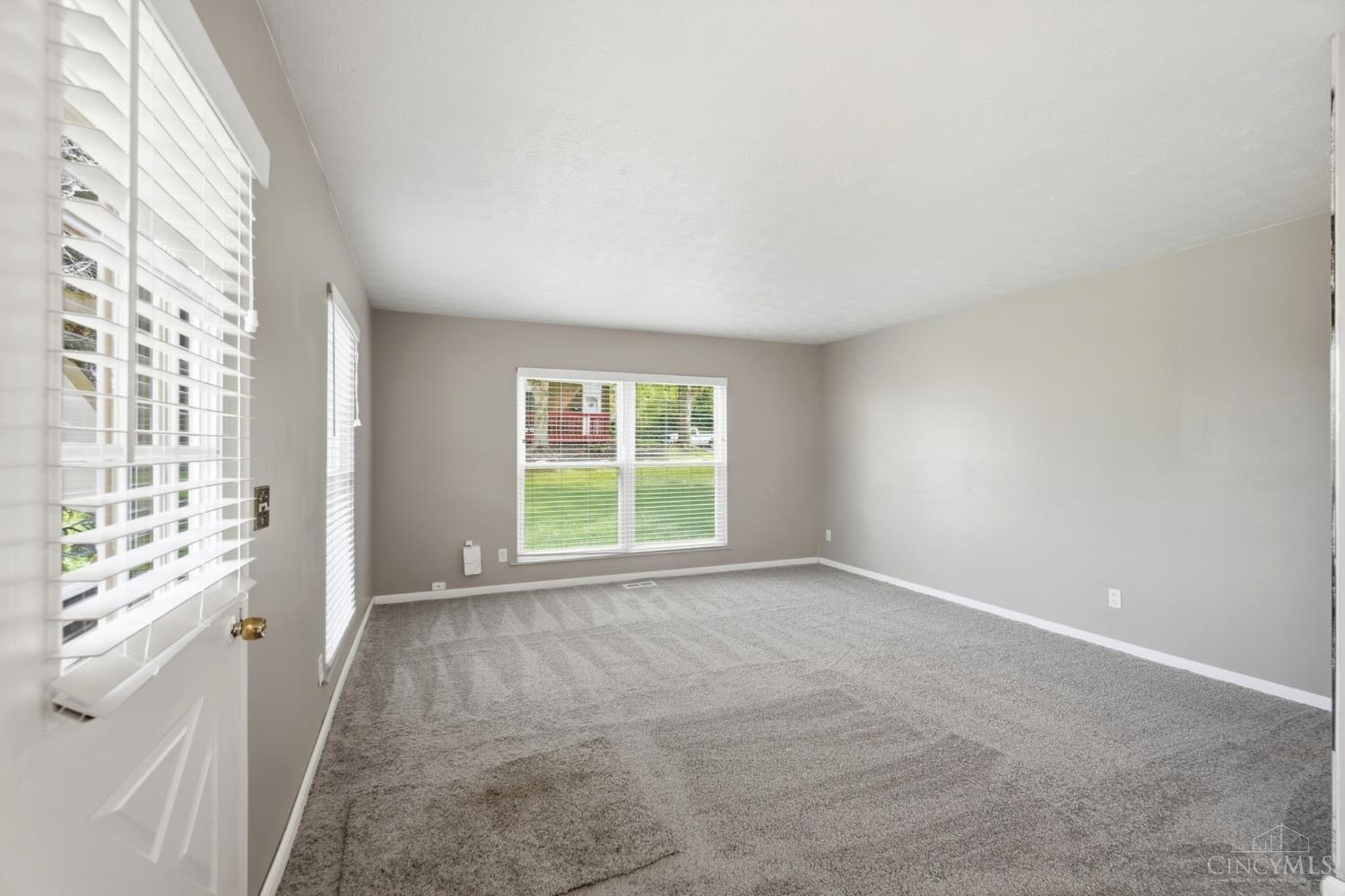 Photo 4 of Condo for sale at 8 Sunnyside Dr, Fairfield, OH 45014 | MLS# 1892862 | Listing updated on 2026-09-16