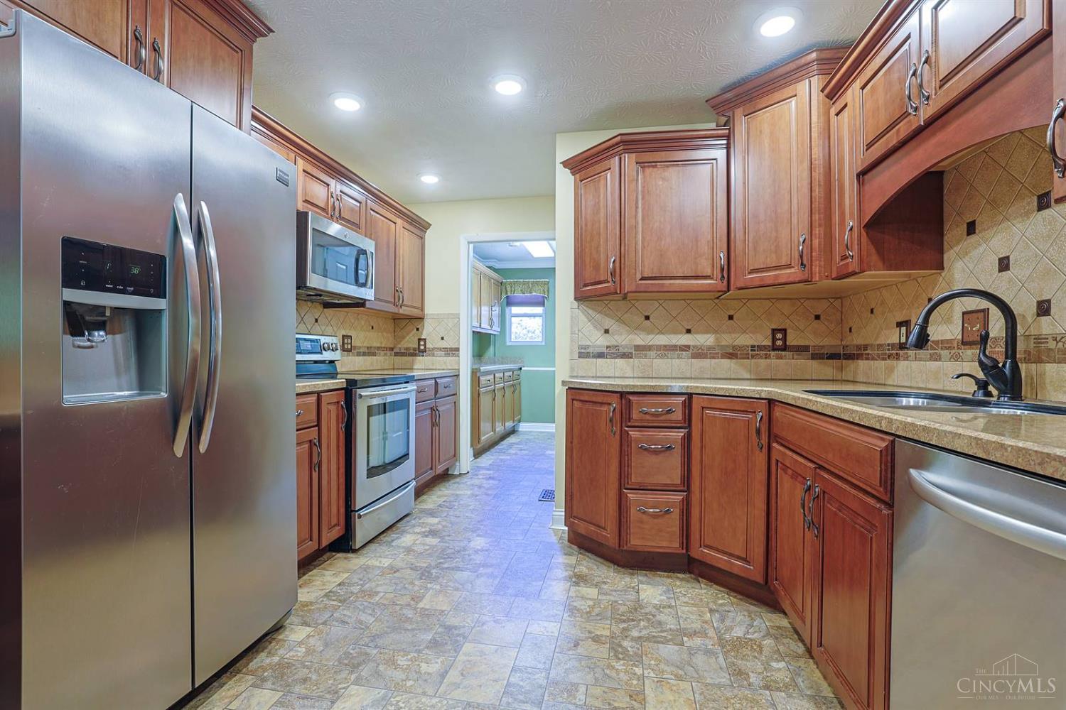 3351 Lindsay Lane #33, Colerain Twp, OH, 45251 — photo 9