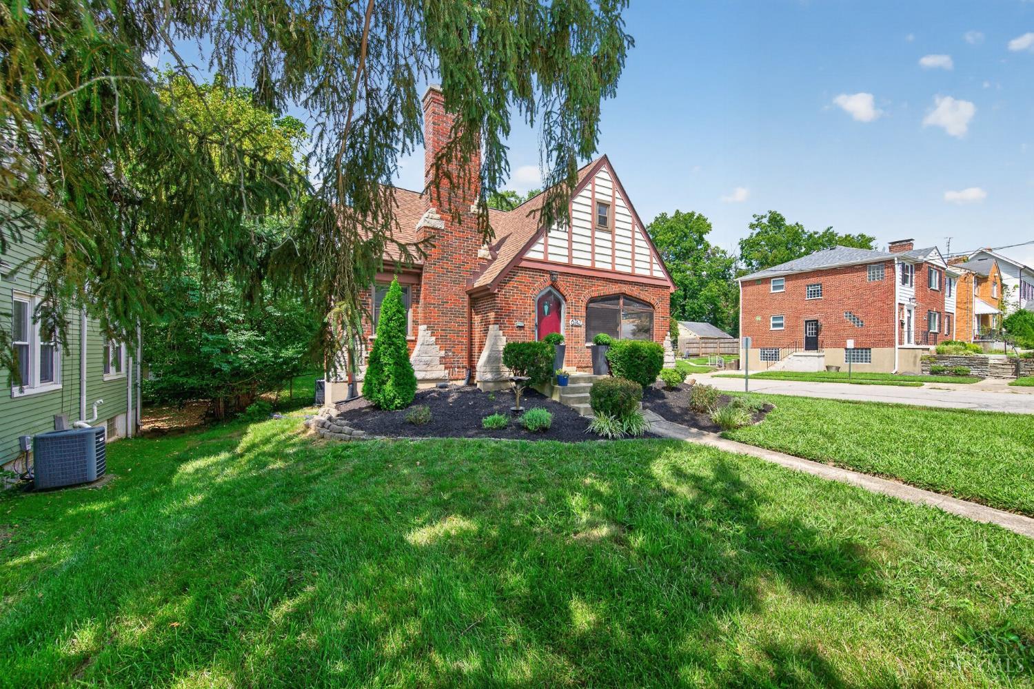 6747 Plainfield Road, Silverton, OH, 45236 — photo 3