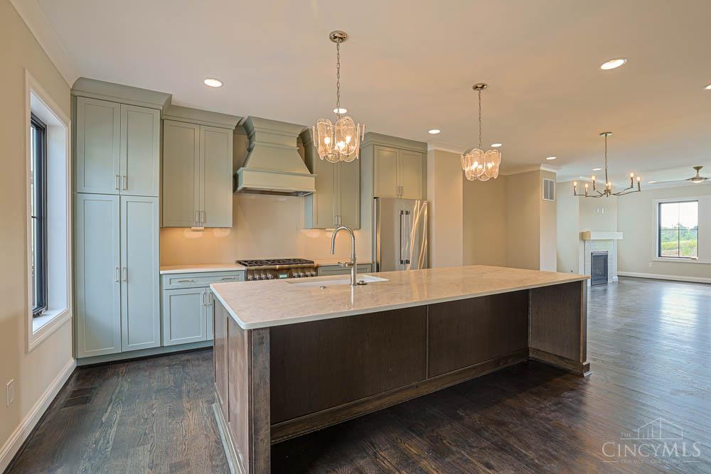 Photo 3 of Single family home for sale at 4236 Parkview Dr, Blue Ash, OH 45242 | MLS# 1894165 | Listing updated on 2026-09-17