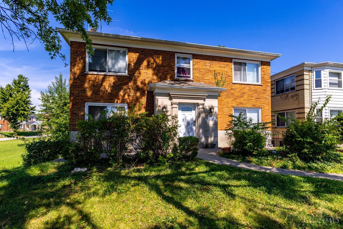 Listing Photo 5 - Condo for sale in building located at 1808 Losantiville Ave, Cincinnati, OH 45237