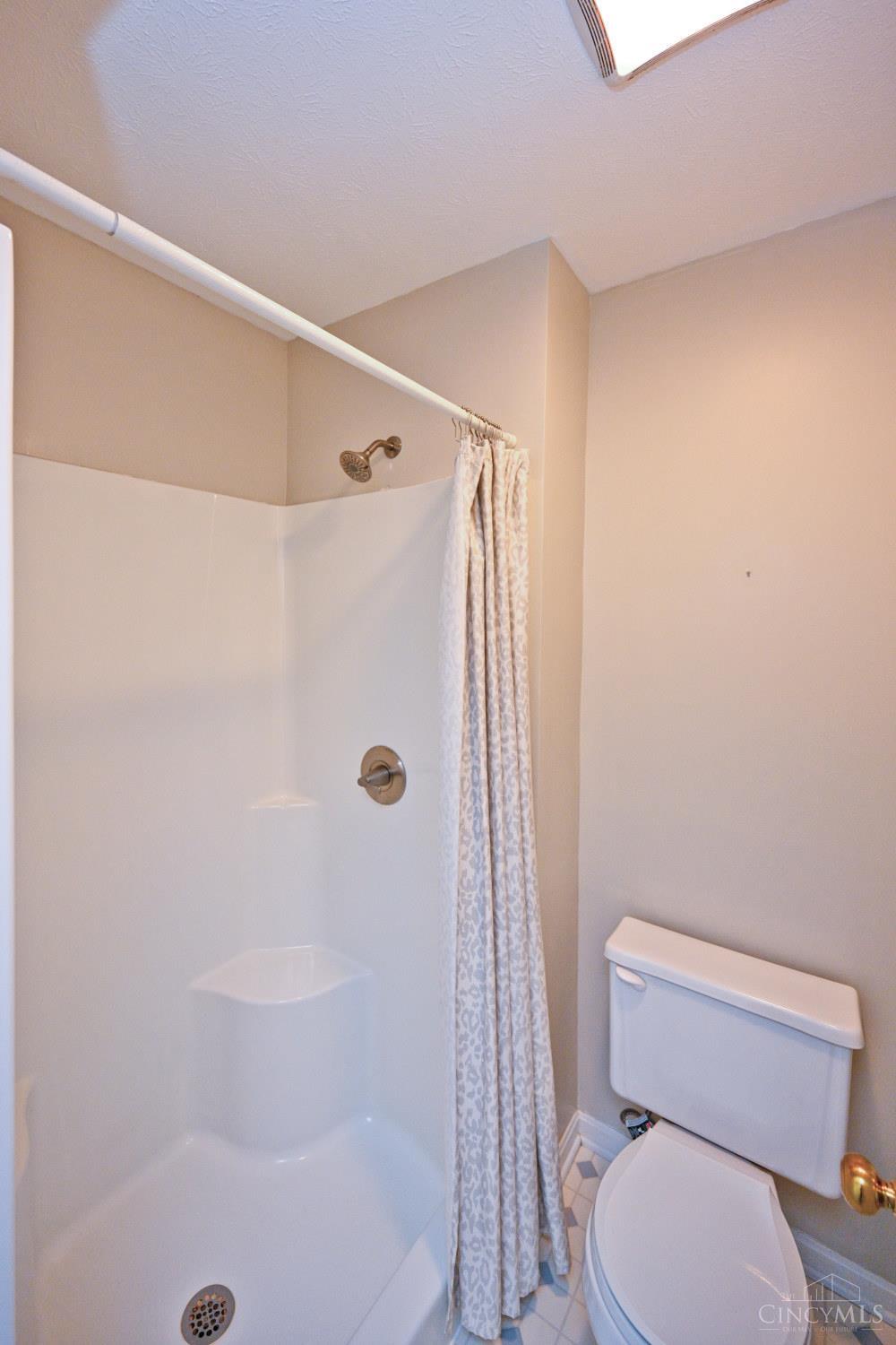8738 Sarahs Bend Drive, Colerain Twp, OH, 45251 — photo 22