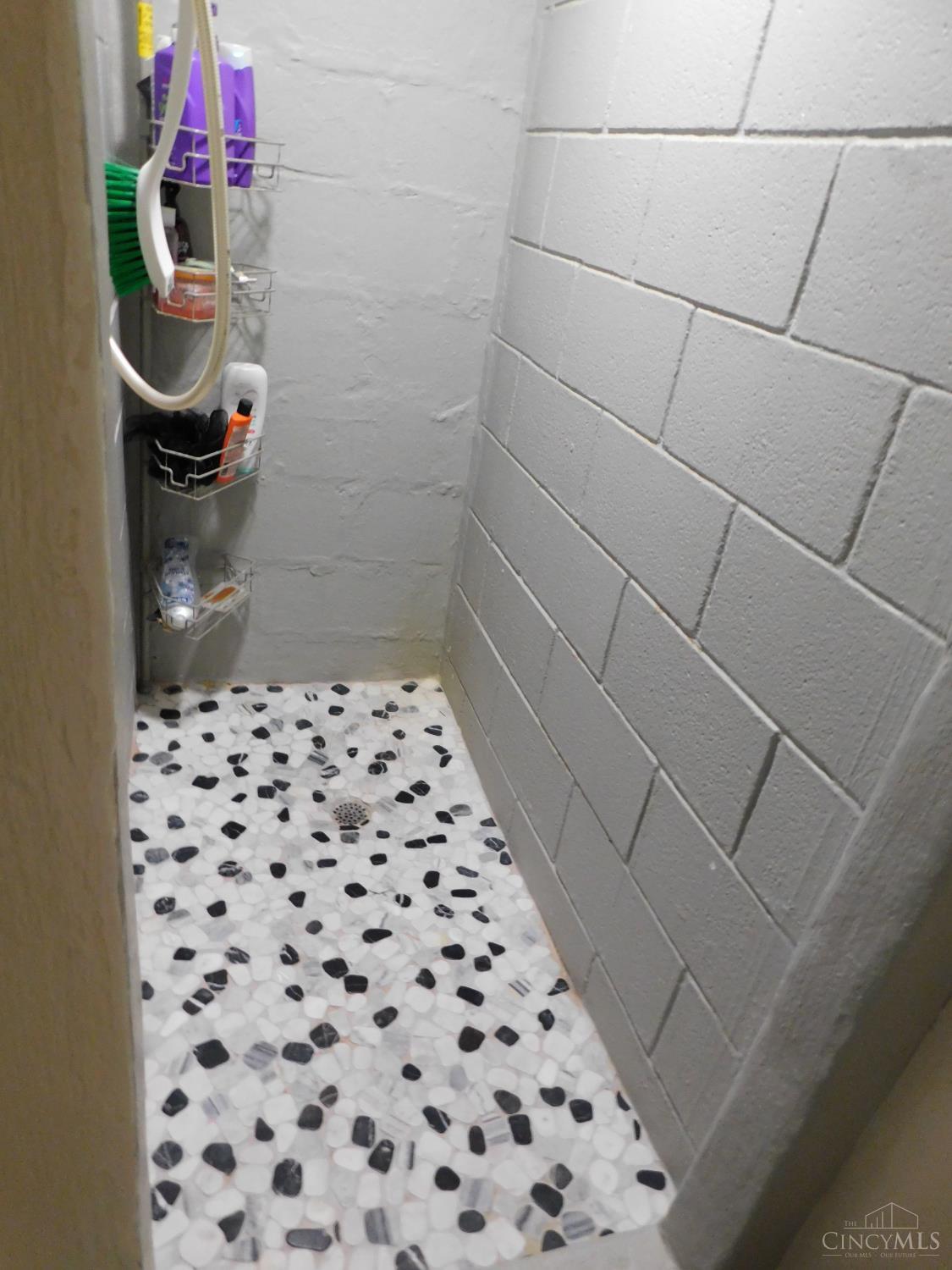 4467 Grove Avenue, Green Twp, OH, 45211 — photo 33