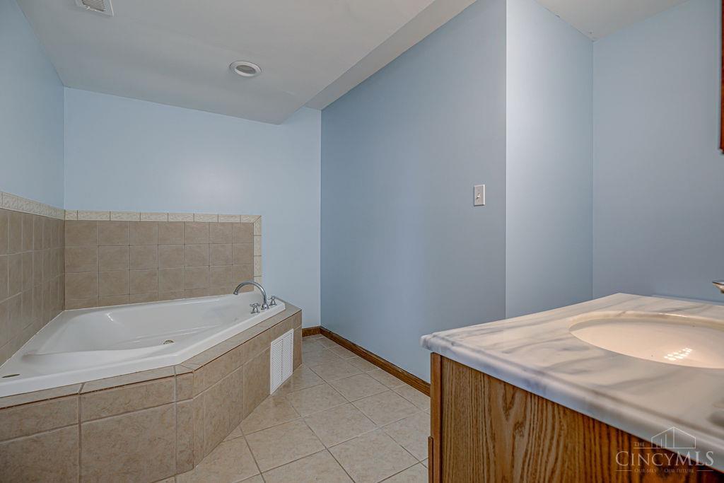 925 Autumn Court, Trenton, OH, 45067 — photo 19