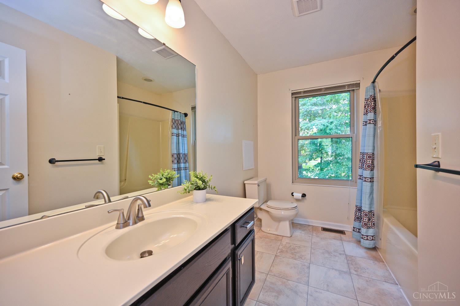 8738 Sarahs Bend Drive, Colerain Twp, OH, 45251 — photo 25