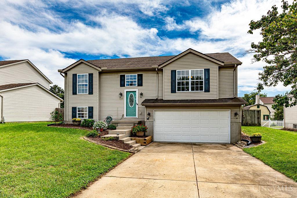 Photo 4 of Single family home for sale at 925 Autumn Ct, Trenton, OH 45067 | MLS# 1887183 | Listing updated on 2026-09-18