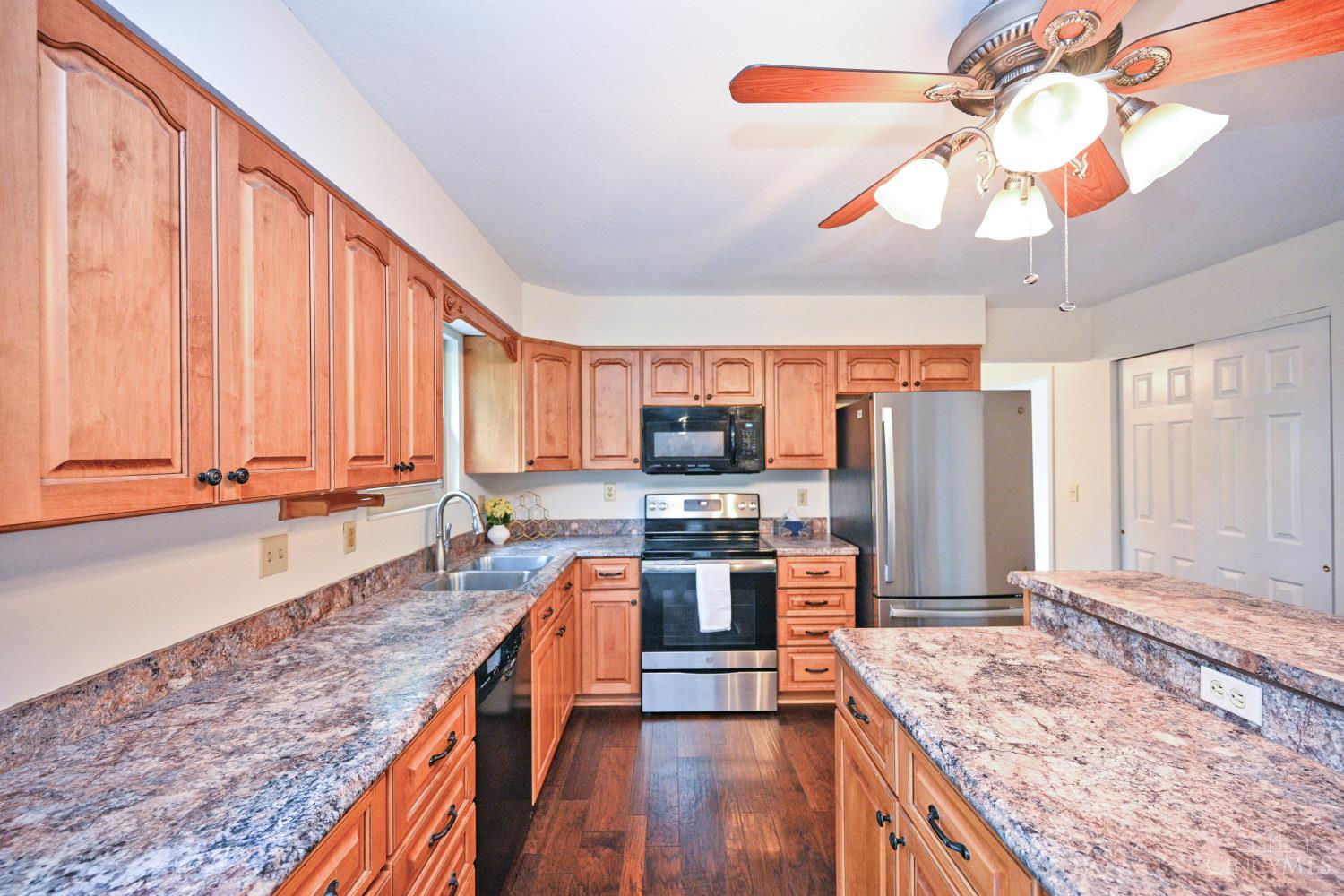 8738 Sarahs Bend Drive, Colerain Twp, OH, 45251 — photo 12