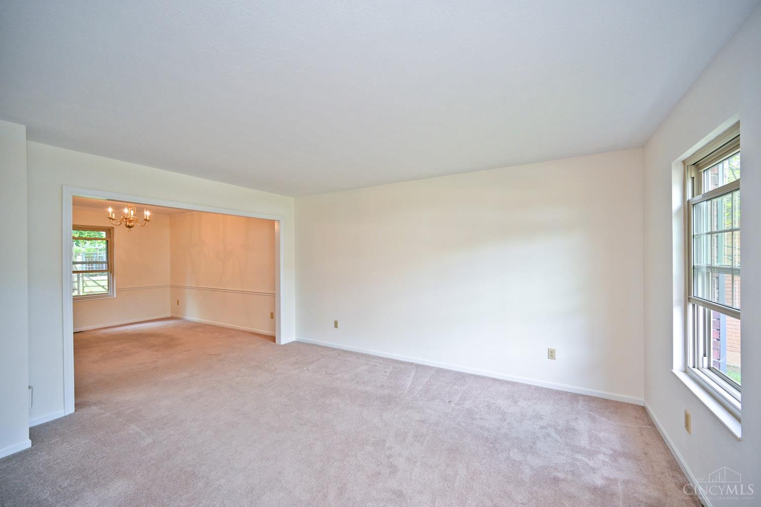8738 Sarahs Bend Drive, Colerain Twp, OH, 45251 — photo 3