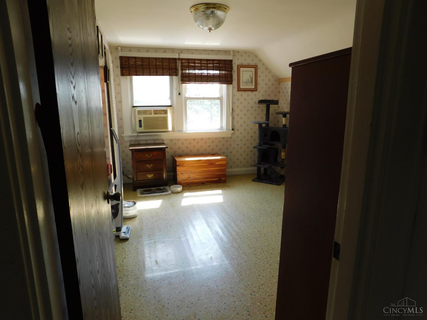 4467 Grove Avenue, Green Twp, OH, 45211 — photo 36