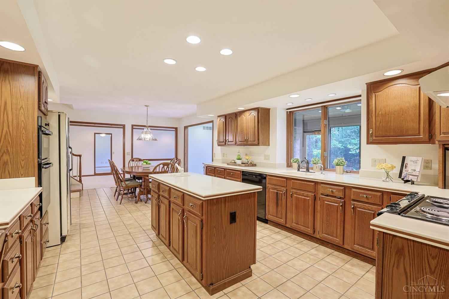 9202 Souffle Circle, Symmes Twp, OH, 45140 — photo 10
