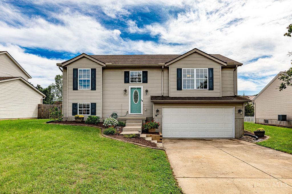 Single family home for sale at 925 Autumn Ct, Trenton, OH 45067 | MLS# 1887183