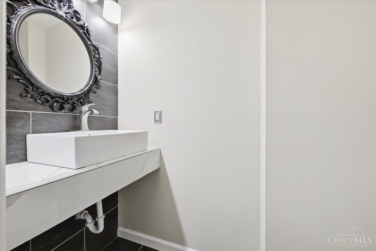8256 Winters Lane, Deerfield Twp., OH, 45040 — photo 14