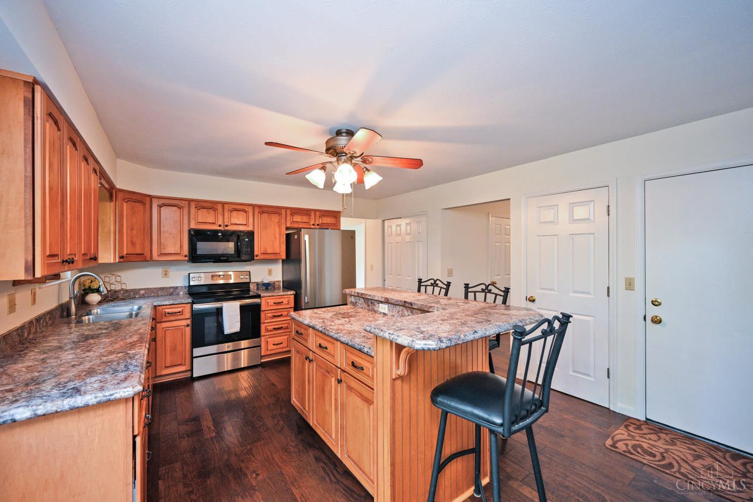 8738 Sarahs Bend Drive, Colerain Twp, OH, 45251 — photo 11