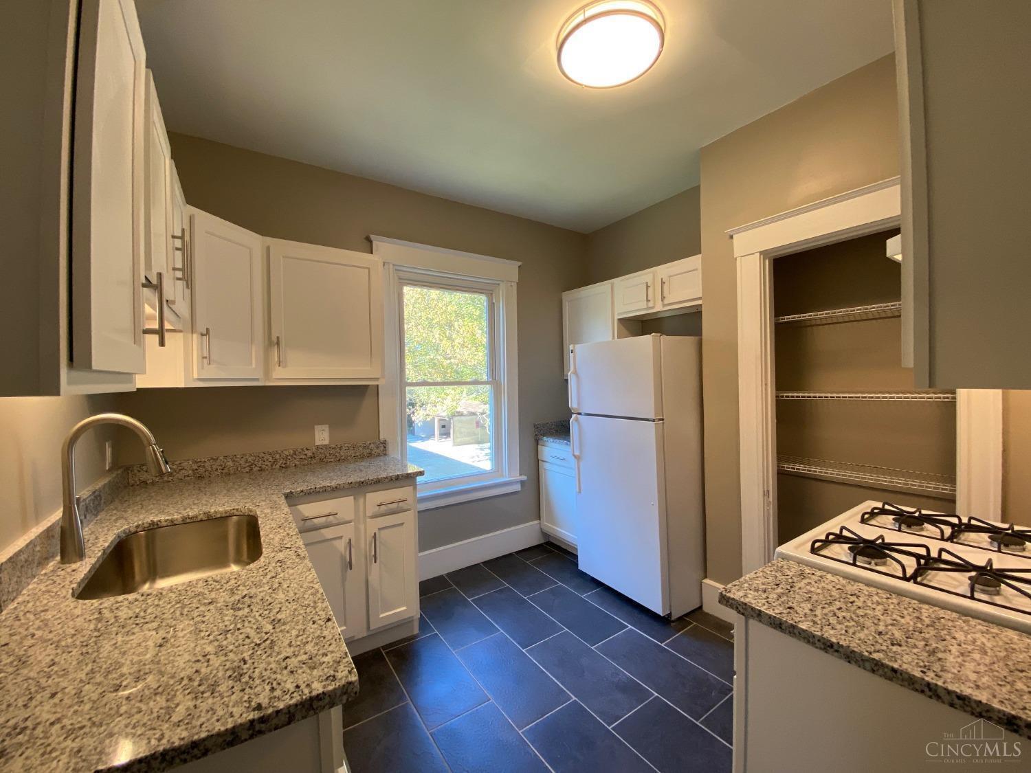 2806 Observatory Avenue, Cincinnati, OH, 45208 — photo 14