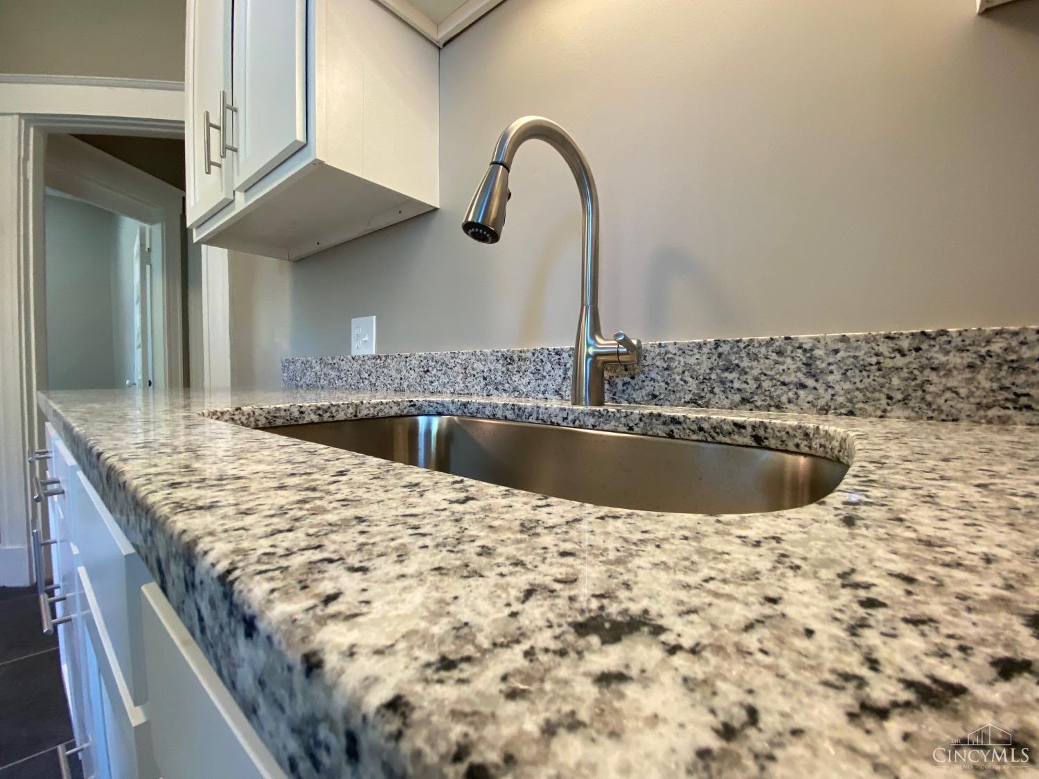 2806 Observatory Avenue, Cincinnati, OH, 45208 — photo 59