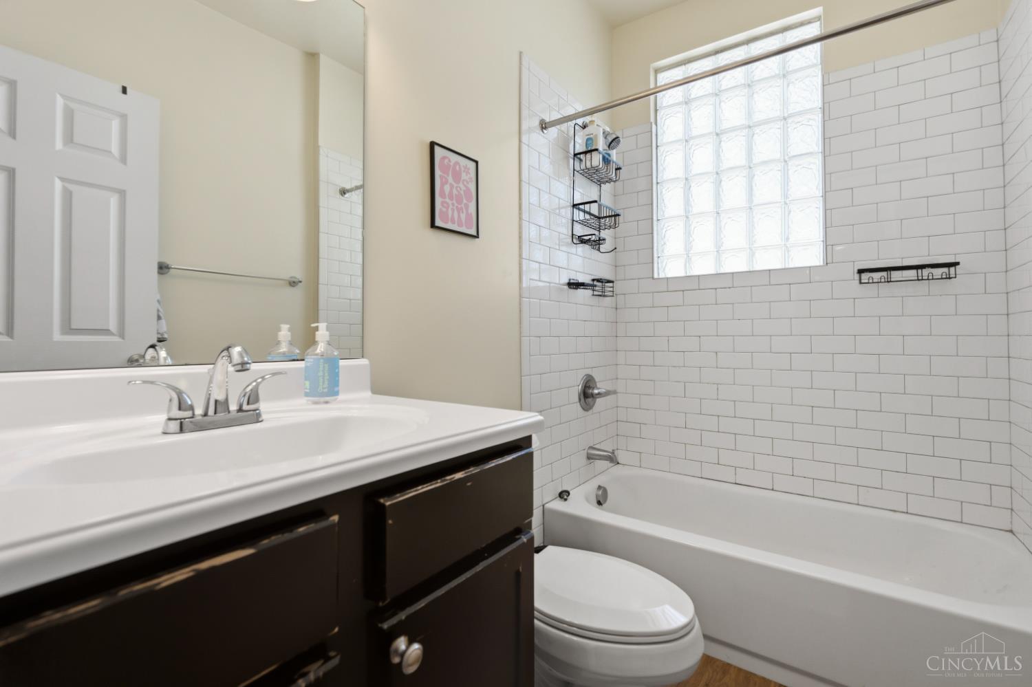 Photo 4 of Single family home for sale at 2919 Bellevue Ave, Cincinnati, OH 45219 | MLS# 1893082 | Listing updated on 2026-09-18