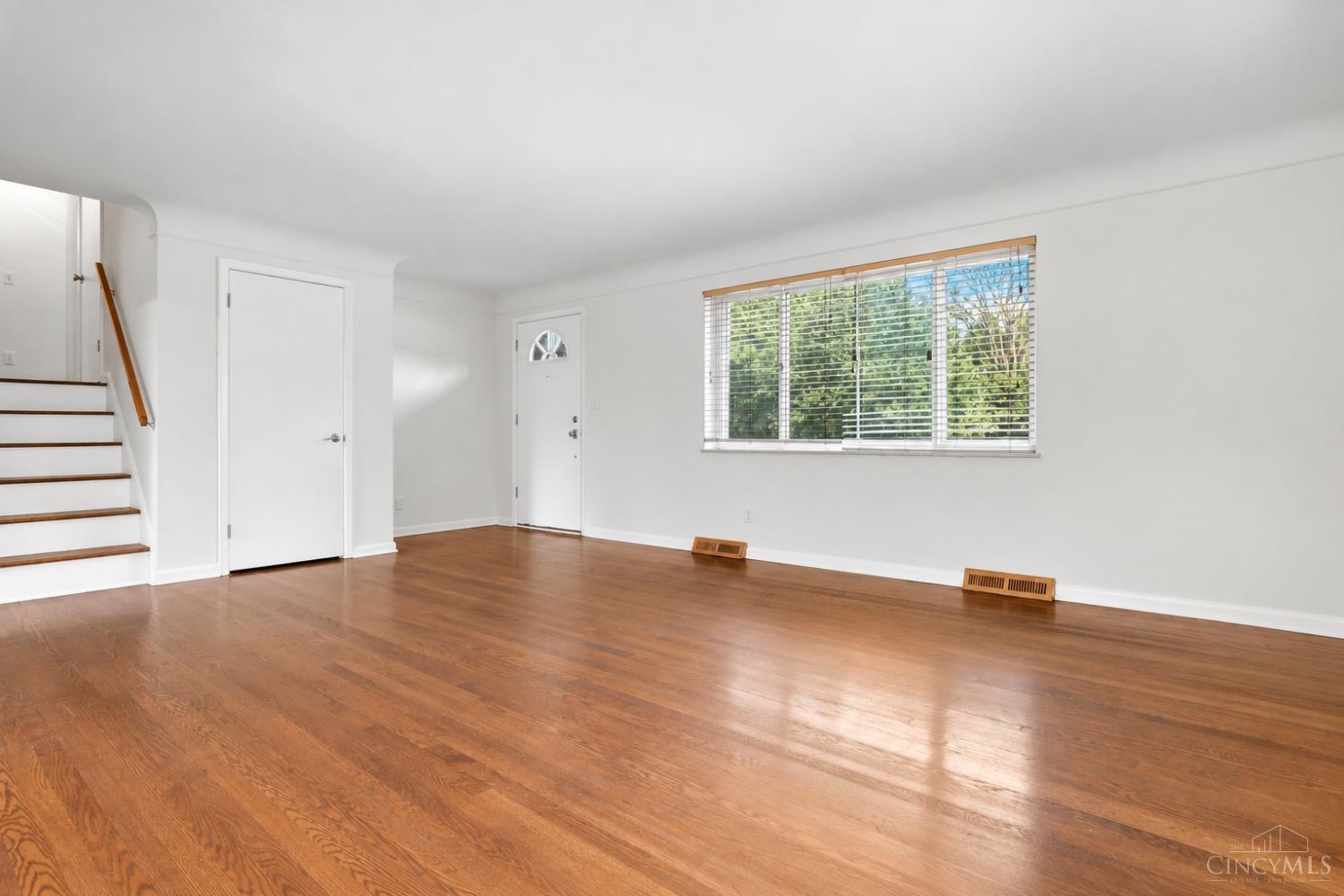 Photo 3 of Single family home for sale at 8819 Cavalier Dr, Springfield Twp., OH 45231 | MLS# 1894089 | Listing updated on 2026-09-18