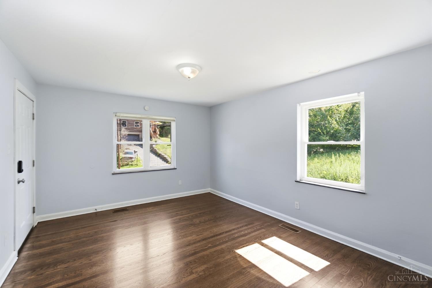 3065 Bracken Woods Lane, Cincinnati, OH, 45211 — photo 9