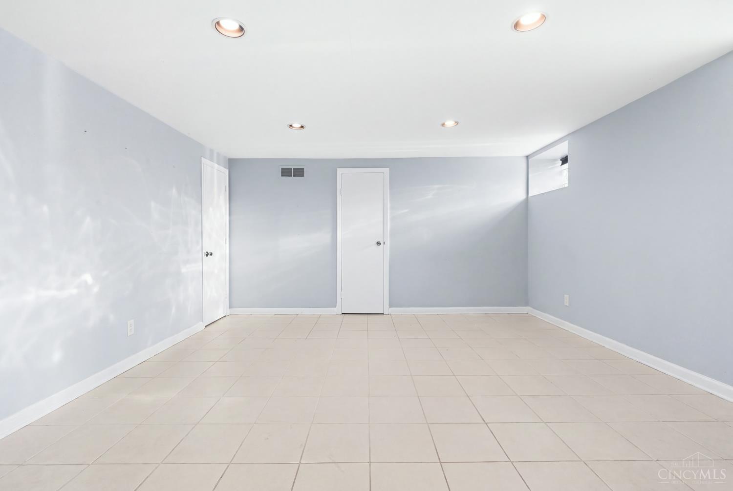 561 Milton Street #O, Cincinnati, OH, 45202 — photo 32