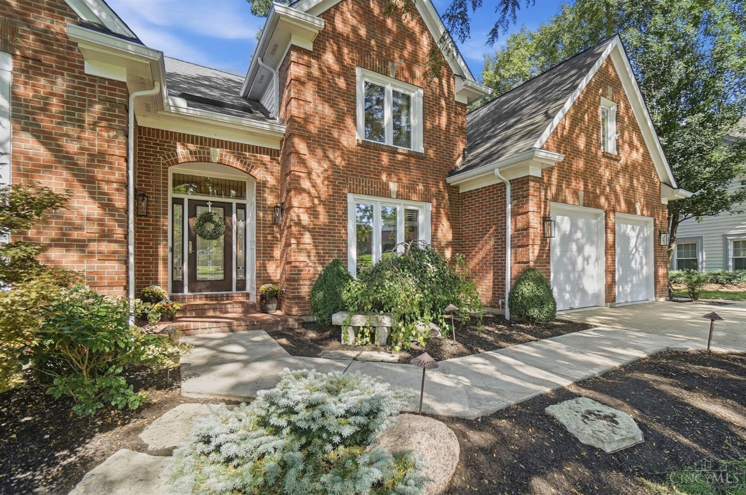Photo 3 of Sale Pending at 3831 Monets Ln, Evendale, OH 45241 | MLS# 1894157 | Listing updated on 2026-09-20