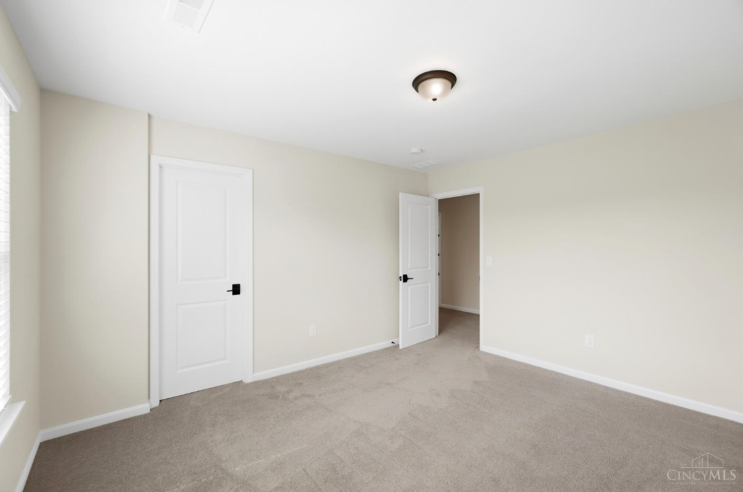5785 Turning Leaf Way, Hamilton Twp, OH, 45039 — photo 27