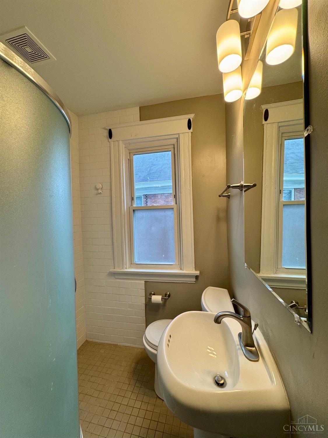 2806 Observatory Avenue, Cincinnati, OH, 45208 — photo 22