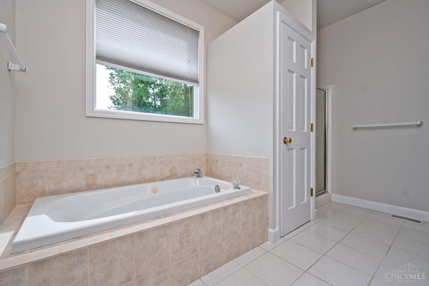 5474 Chancellor Lane, Hamilton Twp, OH, 45152 — photo 27