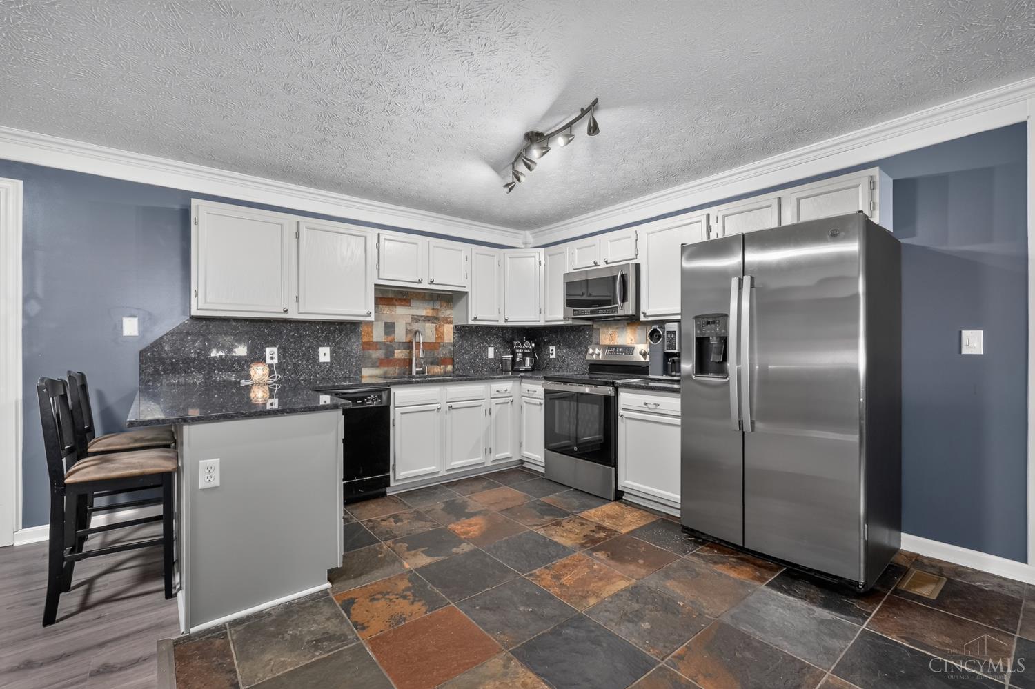 102 Boulder Drive, Sterling Twp, OH, 45154 — photo 6