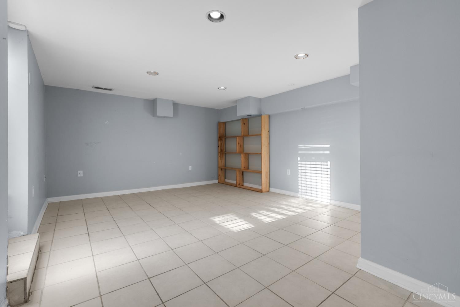 561 Milton Street #O, Cincinnati, OH, 45202 — photo 40