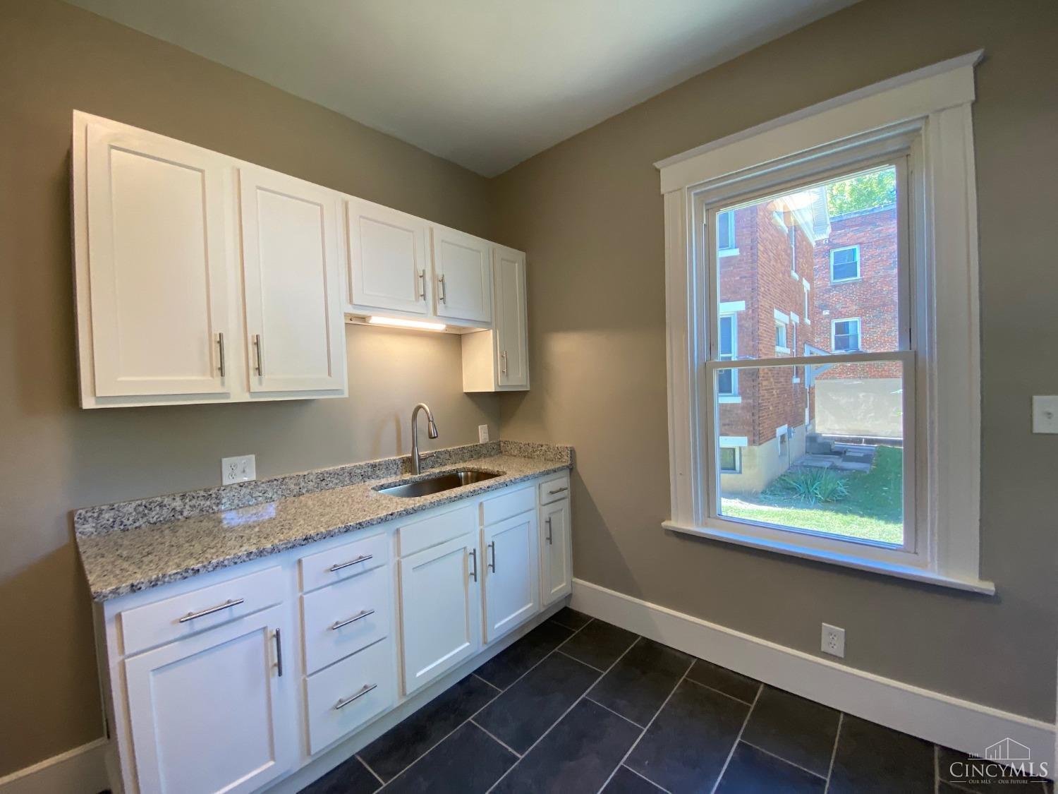 2806 Observatory Avenue, Cincinnati, OH, 45208 — photo 58