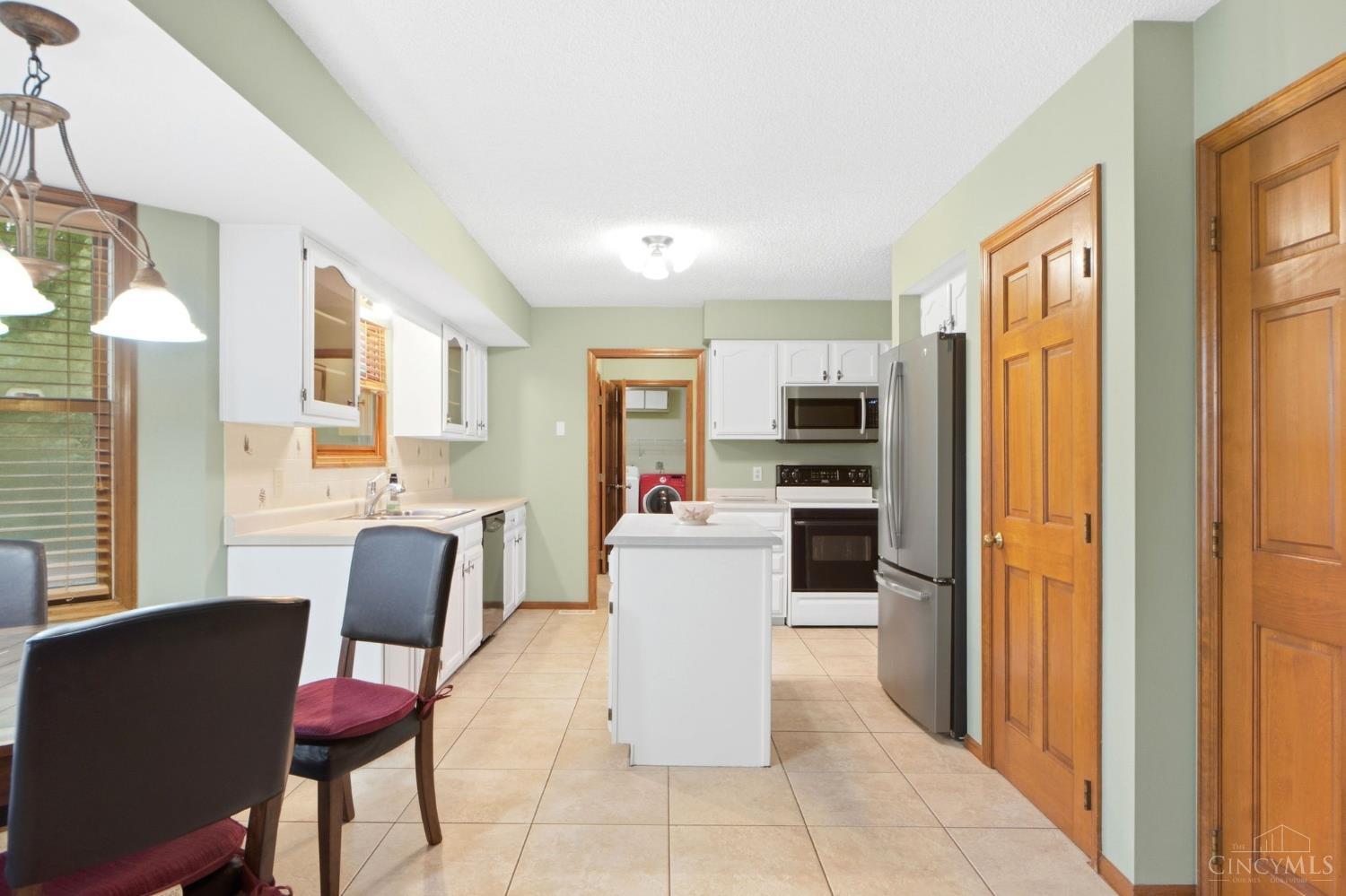 6091 Blueberry Drive, Liberty Twp, OH, 45011 — photo 12