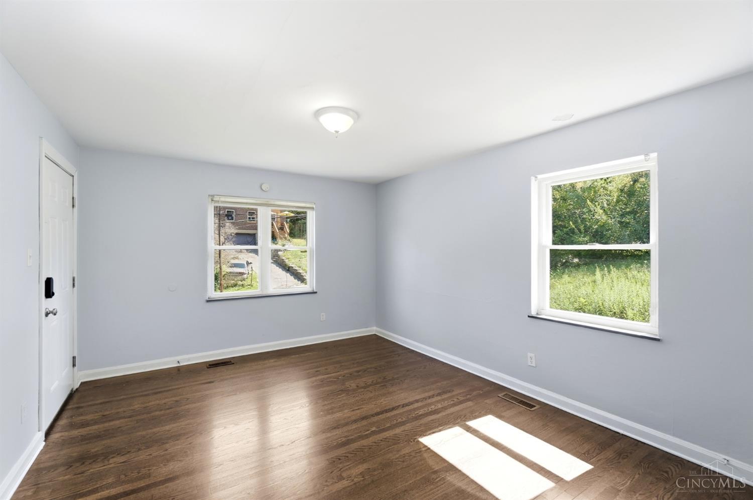 3065 Bracken Woods Lane, Cincinnati, OH, 45211 — photo 11