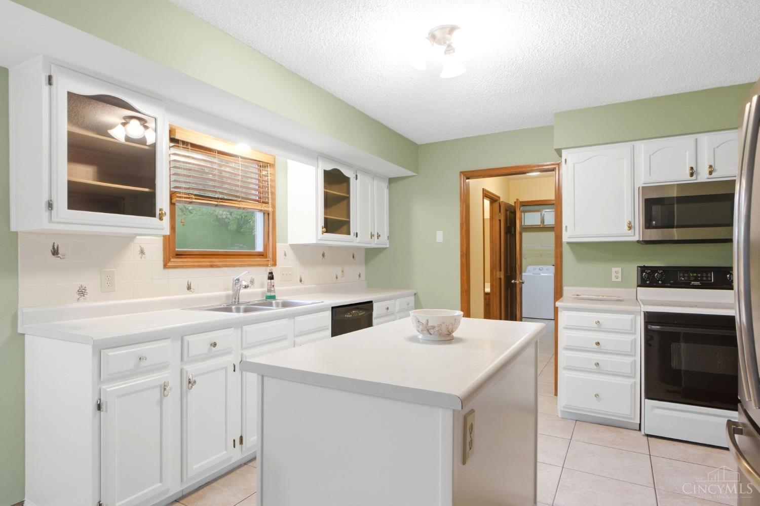6091 Blueberry Drive, Liberty Twp, OH, 45011 — photo 13