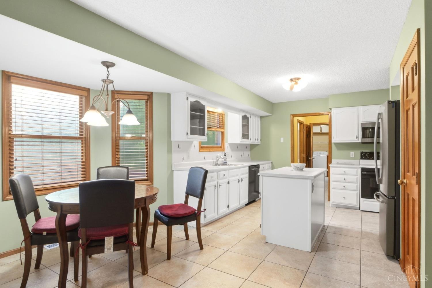6091 Blueberry Drive, Liberty Twp, OH, 45011 — photo 11