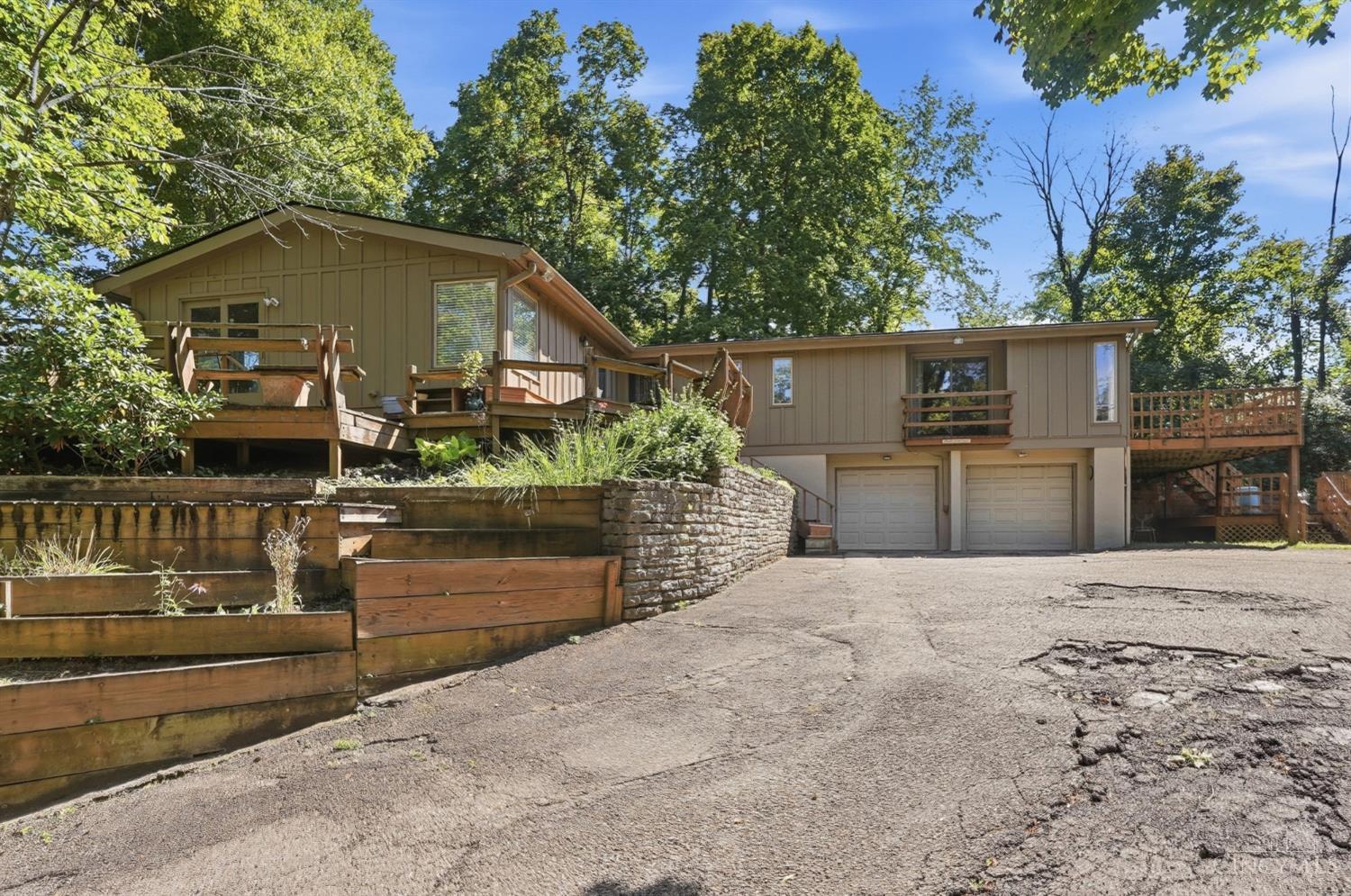 Photo 1 of Single family home for sale at 1875 Wolfangel Rd, Anderson Twp, OH 45255 | MLS# 1894305 | Listing updated on 2026-09-24