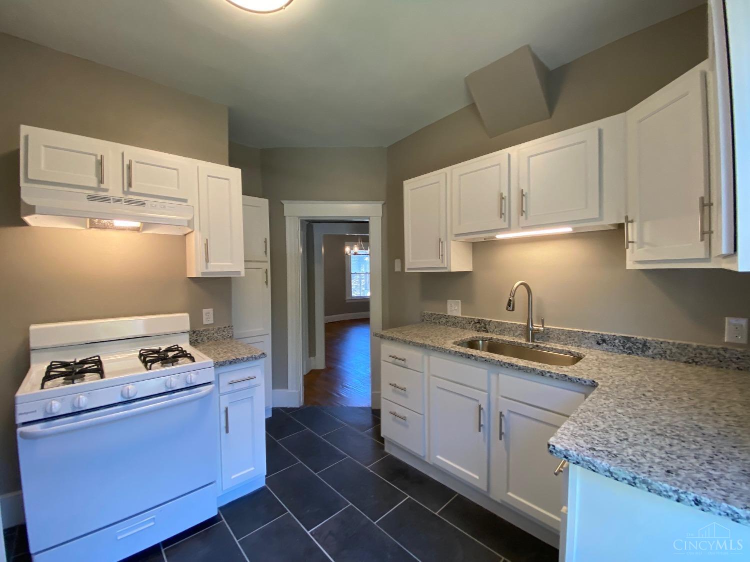 2806 Observatory Avenue, Cincinnati, OH, 45208 — photo 15